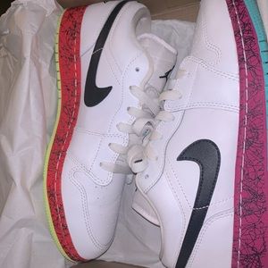 Jordan 1 Low Multi-Color Midsoles White (GS) Size 7y Girls